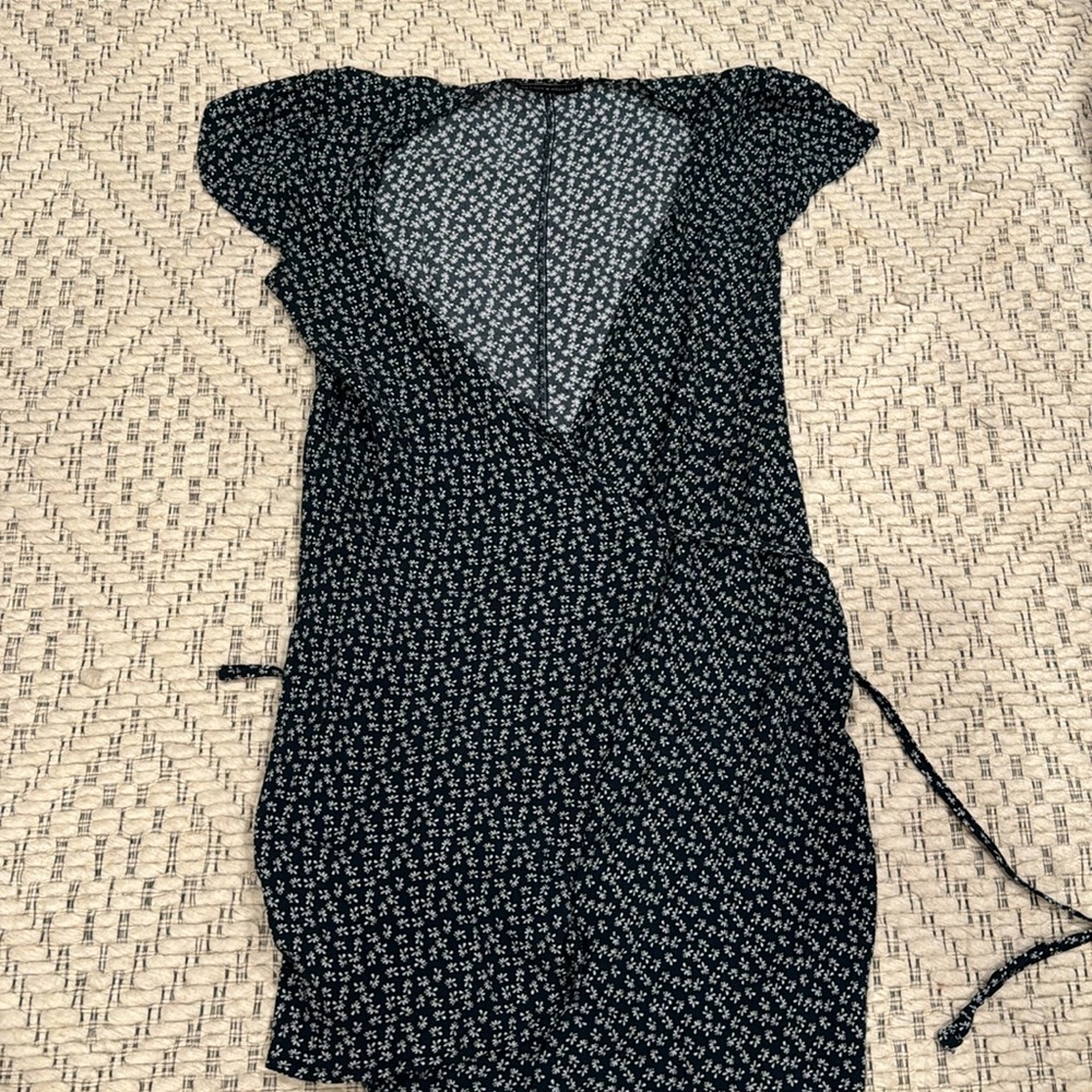 EUC Brandy Melville Robbie Dress - Picture 3 of 4